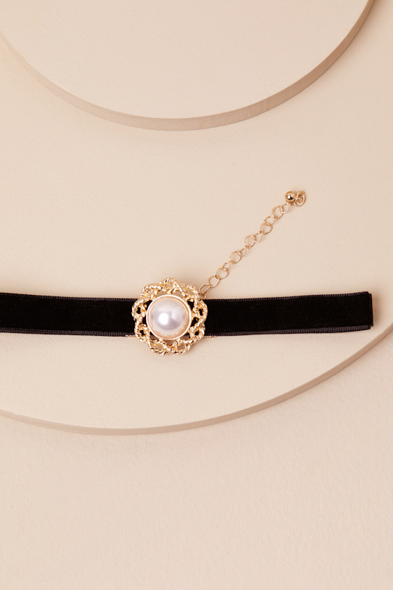 Manifested Charm Black Velvet Pearl Choker Necklace 2