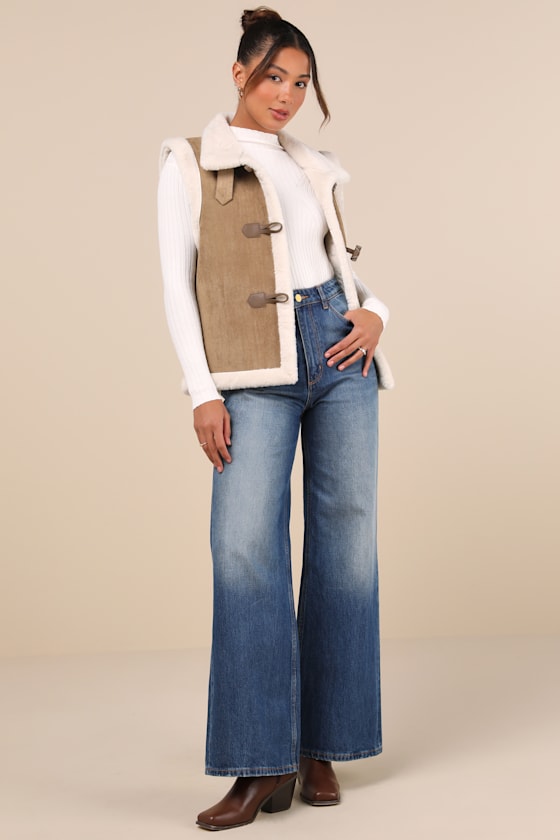 Lulus Classic Cozy Tan Shearling Toggle Vest In Tan