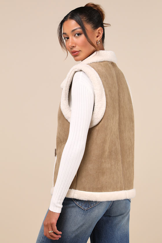 Lulus Classic Cozy Tan Shearling Toggle Vest In Tan