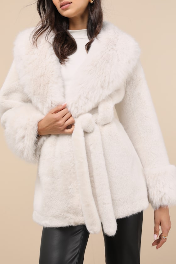 Shaci Neesha Ivory Faux Fur Coat In Ivory