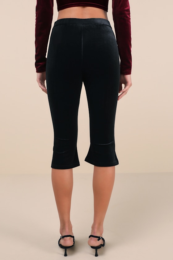 Lulus Captivating Poise Black Velvet High-rise Capri Pants In Black