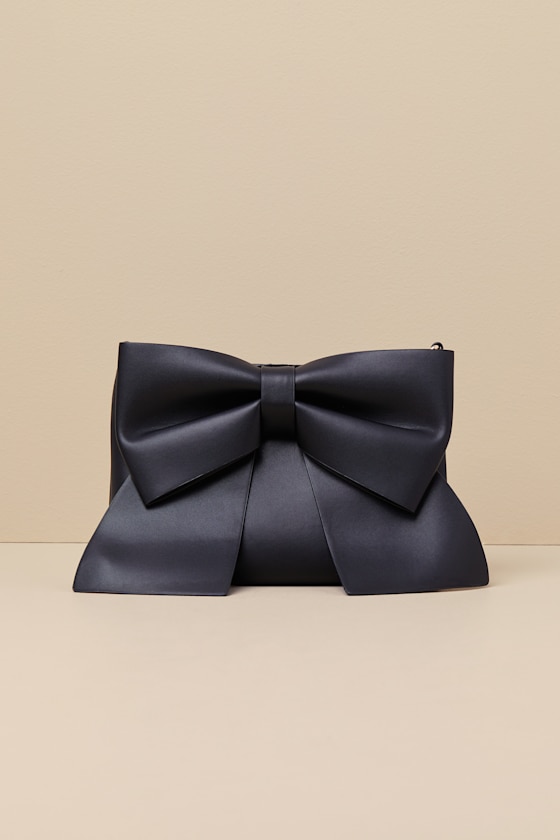 Shop Lulus Compellingly Chic Black Bow Crossbody Bag