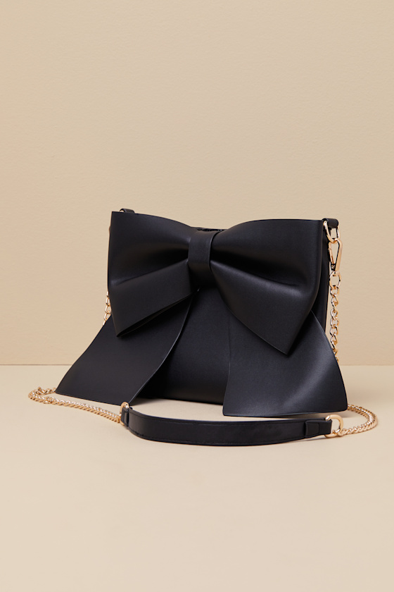 Shop Lulus Compellingly Chic Black Bow Crossbody Bag