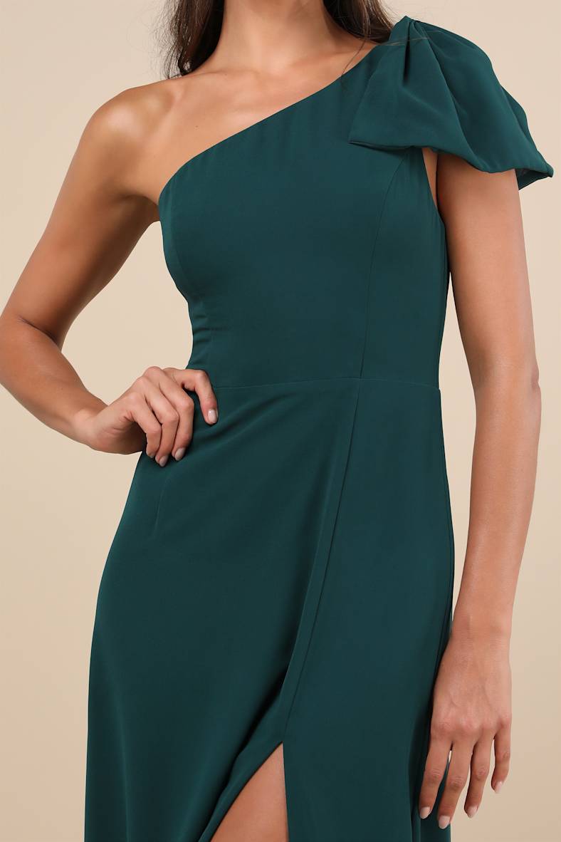 Simply Brilliant Emerald One-Shoulder Bow Maxi Dress