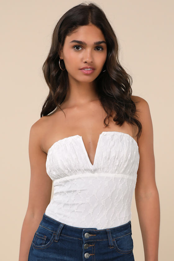 Lulus Ravishing Outcome Ivory Lace Notched Strapless Bodysuit
