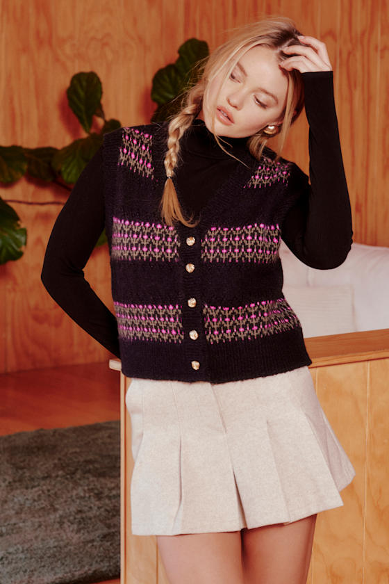 Lulus Winter Classic Black Floral Sweater Vest In Black