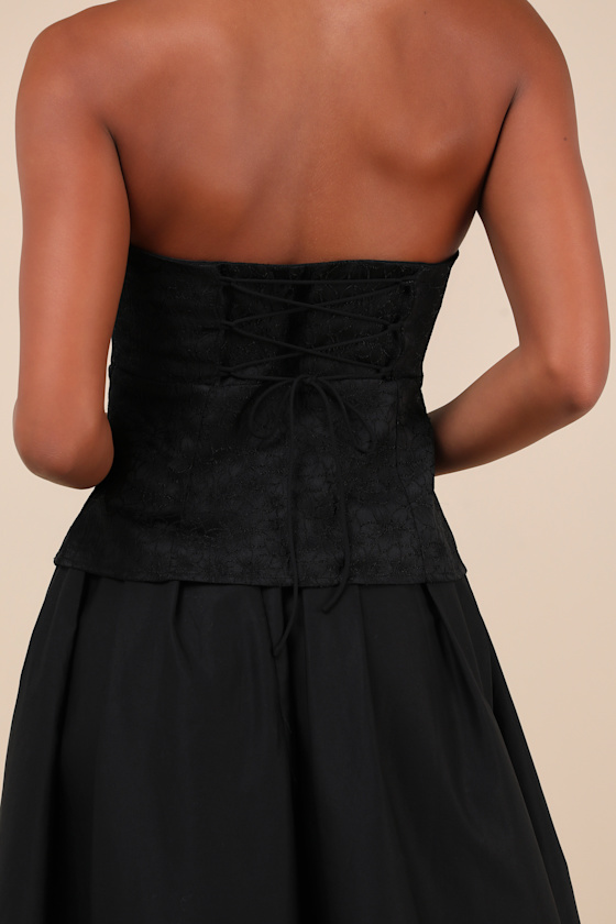 Lulus Chic Consideration Black Strapless Top In Black