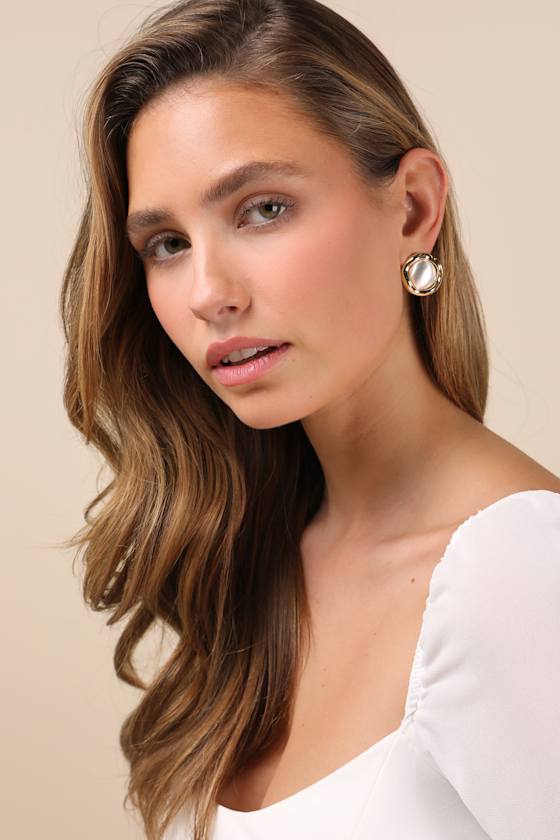 LULUS ILLENA GOLD PEARL EARRINGS
