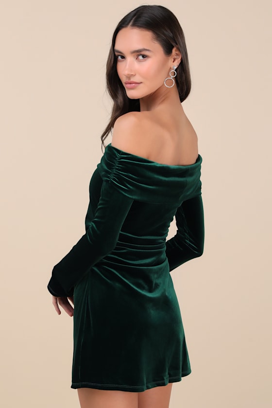 NIA AVA EMERALD VELVET OFF-THE-SHOULDER MINI DRESS 