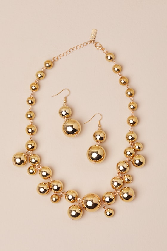 Lulus Statement Babe Gold Necklace And Earrings Set In Gold