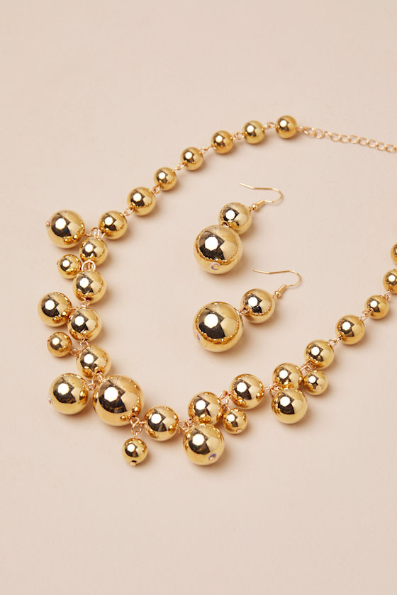 Lulus Statement Babe Gold Necklace And Earrings Set In Gold