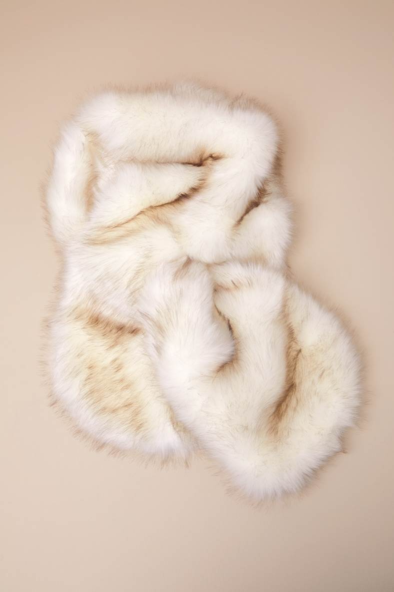Exquisite Promise White Faux Fur Stole
