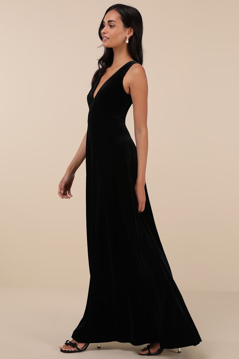 Beautiful Night Black Velvet Sleeveless Maxi Dress