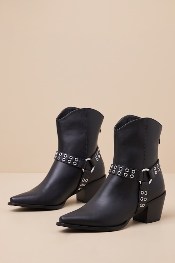 Lulus Hallee Black Pointed-toe Ankle Booties In Black