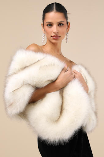 Exquisite Promise White Faux Fur Stole 5