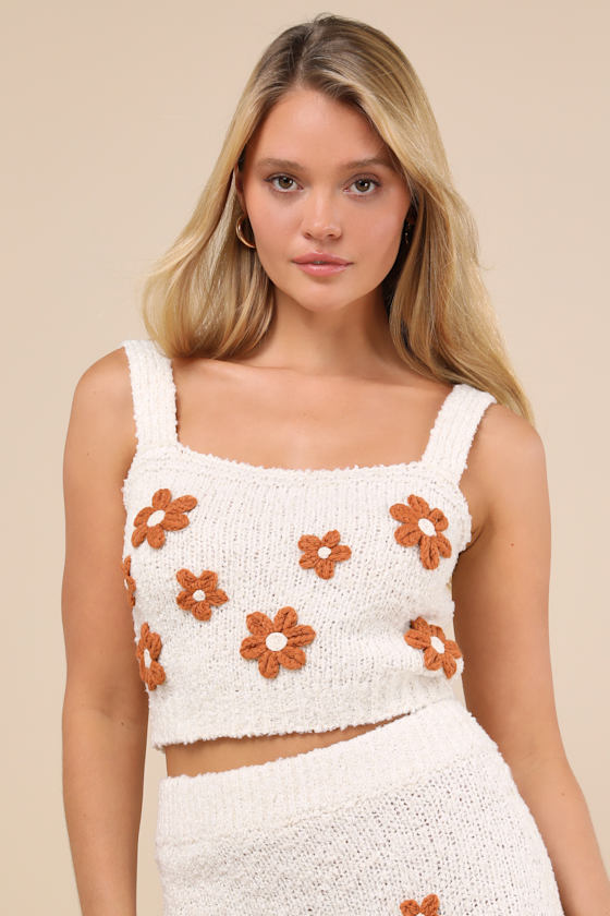 JACQUIE THE LABEL FLOURET CREAM 3D FLORAL SWEATER TANK TOP