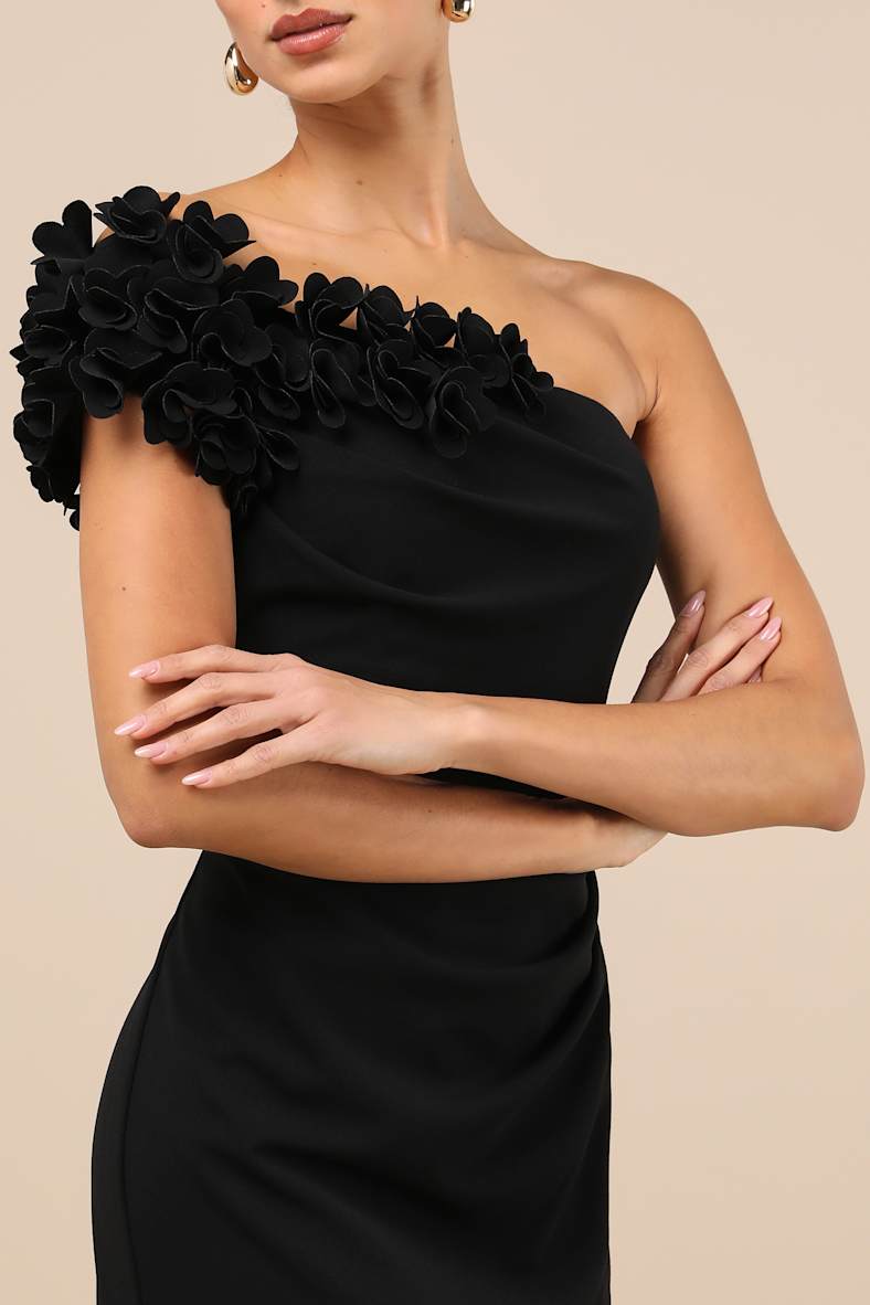 Beyond Elegant Black 3D Floral One-Shoulder Maxi Dress
