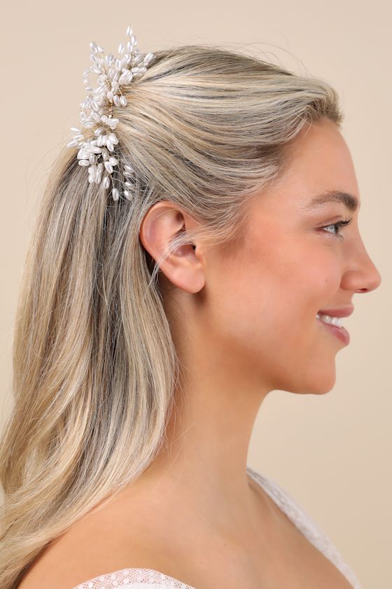 Luminous Poise Gold and Ivory Pearl Beaded Hair Comb 2