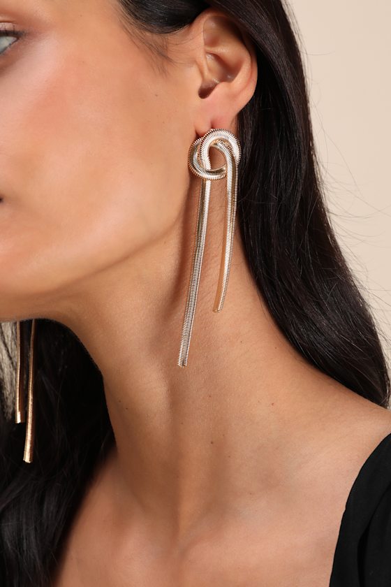 LULUS MAJOR GLOW GOLD KNOTTED DROP EARRINGS