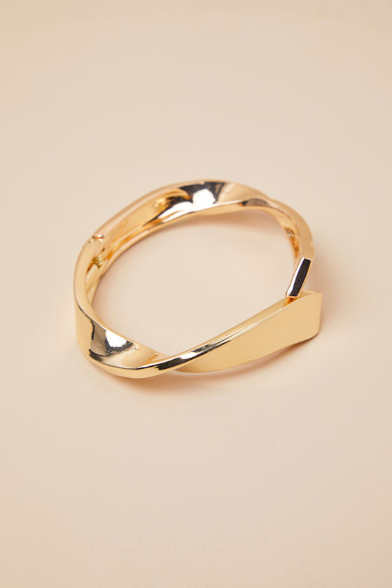 LULUS BOLD MODE GOLD TWISTED CUFF BRACELET