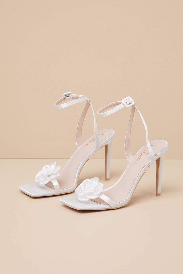 Cute Dresses, Tops, Shoes & Clothing for Women