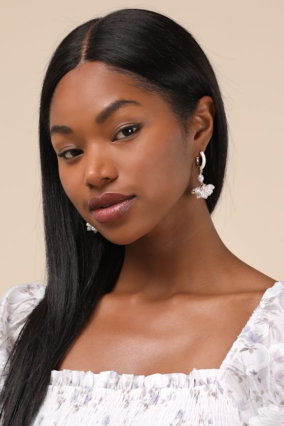 LULUS SIMPLE GLOW IVORY PEARL CLUSTER EARRINGS