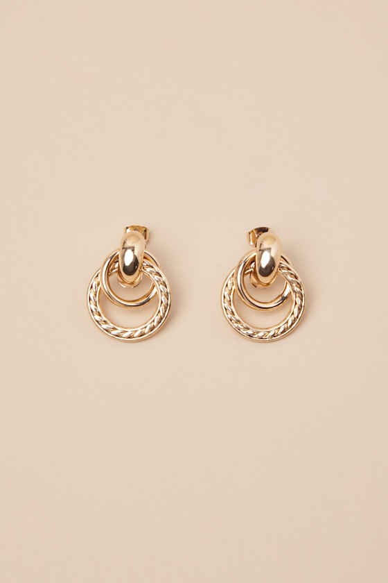 LULUS RADIANT CUTENESS GOLD TEXTURED DOOR KNOCKER EARRINGS