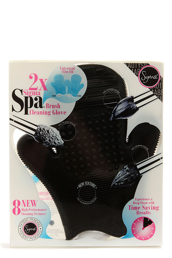 Sigma 2X Spa Brush Cleaning Glove Cleaning Glove Cosmetic Tool 39.00 Lulus
