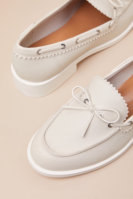 DOLCE VITA LAGOON IVORY BOAT SHOE LOAFERS