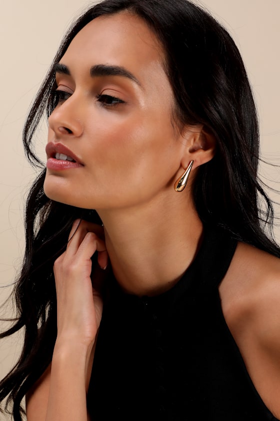 LULUS QUAINT PRESENCE GOLD TEARDROP EARRINGS