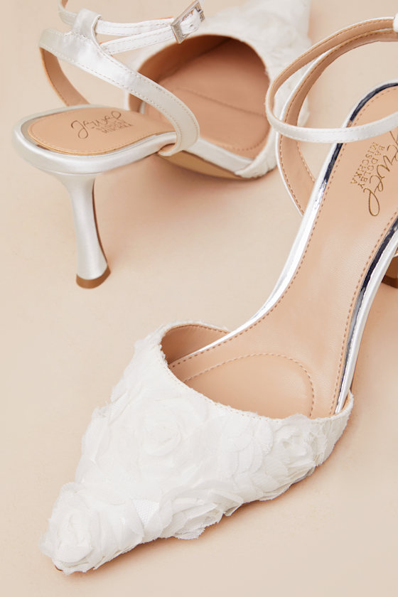 Jewel By Badgley Mischka Shannon Ivory Ankle Strap Pointed-toe Pumps In Ivory