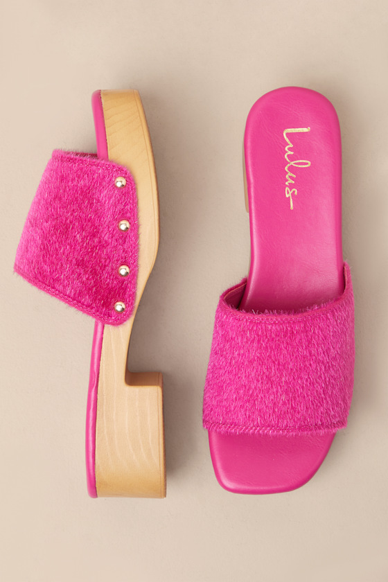 LULUS PALEY FUCHSIA FAUX FUR PLATFORM SLIDE SANDALS