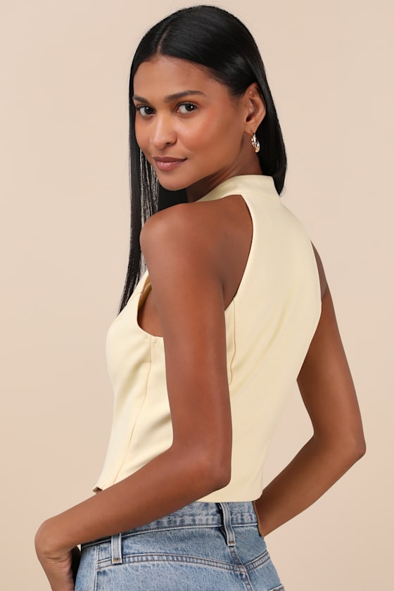Chic Popularity Light Yellow Mock Neck Crop Top 2