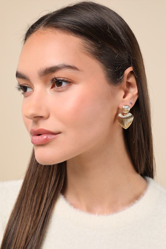 LULUS ADORA GOLD TEXTURED HEART STATEMENT EARRINGS