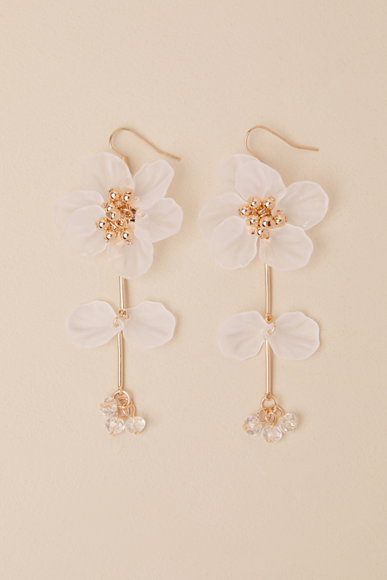 LULUS SIMPLE DECADENCE WHITE AND GOLD FLOWER DROP EARRINGS