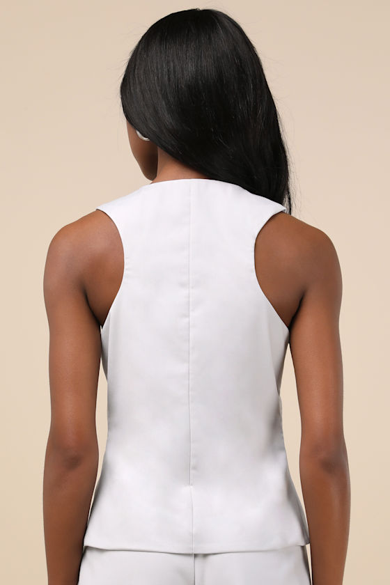 LULUS CONFIDENT PERSONALITY LIGHT GREY BUTTON-FRONT VEST TOP