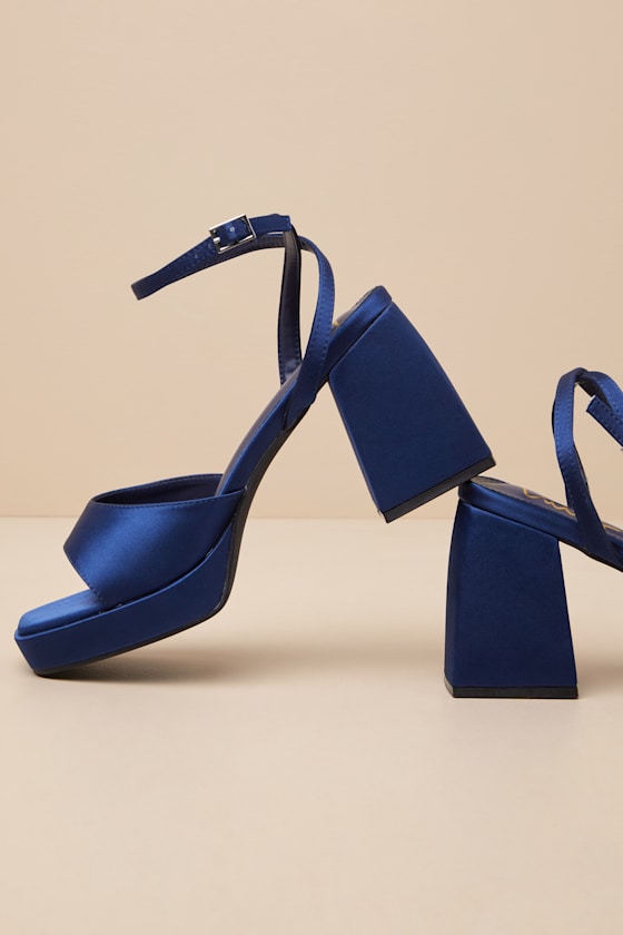CARAMEL HIGH HEEL WITH AZURE BLUE STRAPS