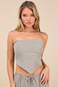 Carefree Agenda Sage Green Geometric Print Handkerchief Top 2