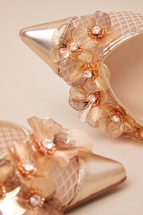 BETSEY JOHNSON SB-CARLI GOLD MESH FLORAL APPLIQUE ANKLE STRAP HEELS 