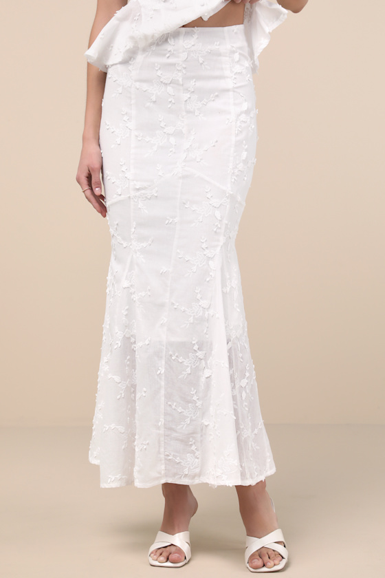 Extro & Vert Bella White Embroidered High-rise Maxi Skirt In White