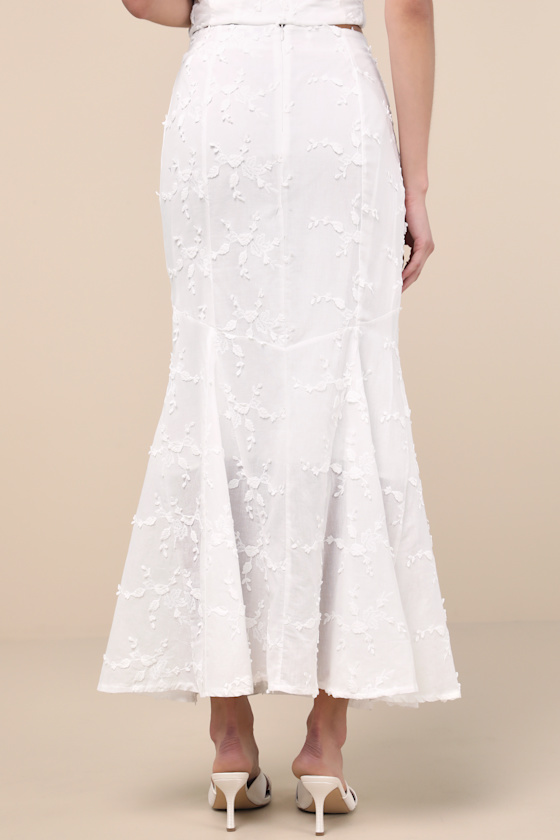 Extro & Vert Bella White Embroidered High-rise Maxi Skirt In White