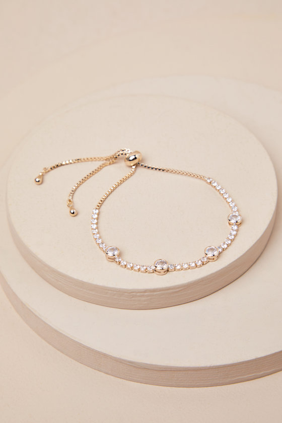 LULUS TARRYN GOLD RHINESTONE TOGGLE BRACELET