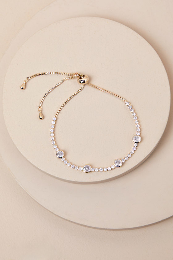 LULUS TARRYN GOLD RHINESTONE TOGGLE BRACELET
