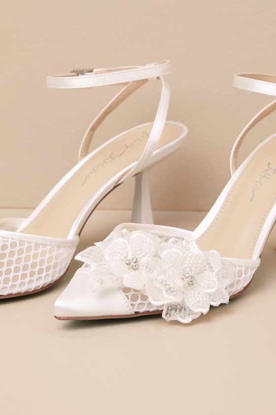 BETSEY JOHNSON SB-SUSIE IVORY MESH APPLIQUE ANKLE STRAP PUMPS