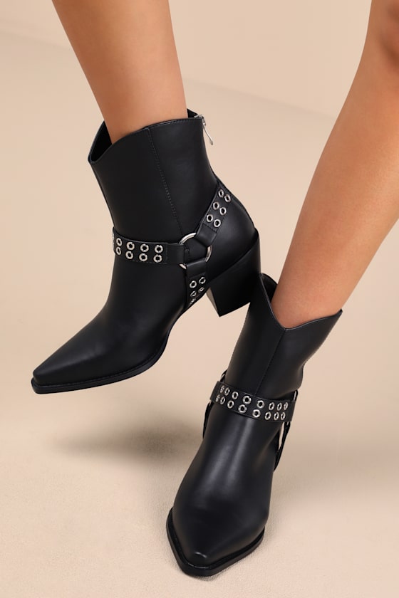 Hallee Black Pointed-Toe Ankle Booties 1