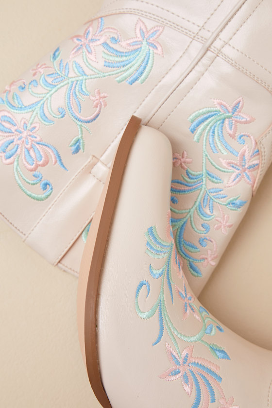 Lulus Birgitta Bone Embroidered Western Ankle Boots In White