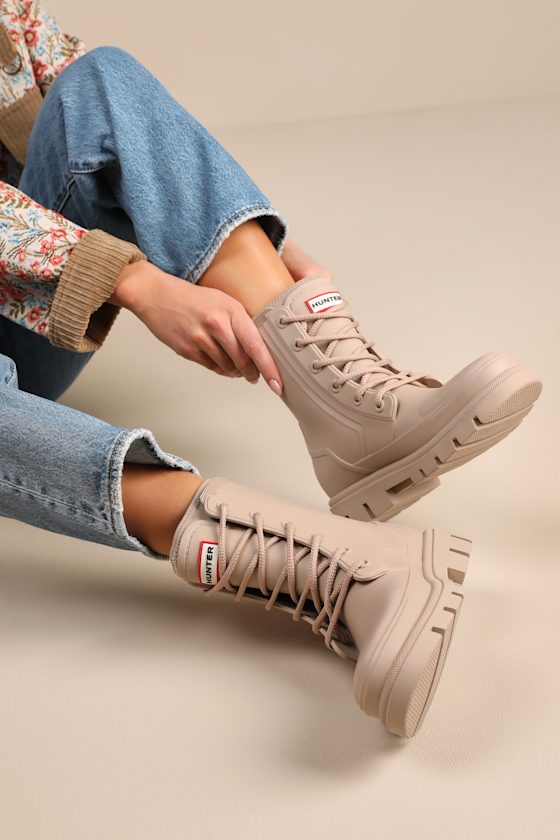 Hunter Diana Scots Bark - Beige Rainboots - Combat Rainboots 