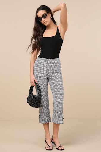 Zinni Black and White Gingham Embroidered Capri Pants 2