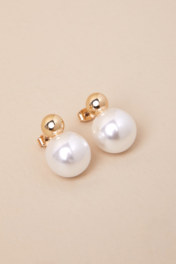 LULUS KRISALYN GOLD PEARL STUD EARRINGS