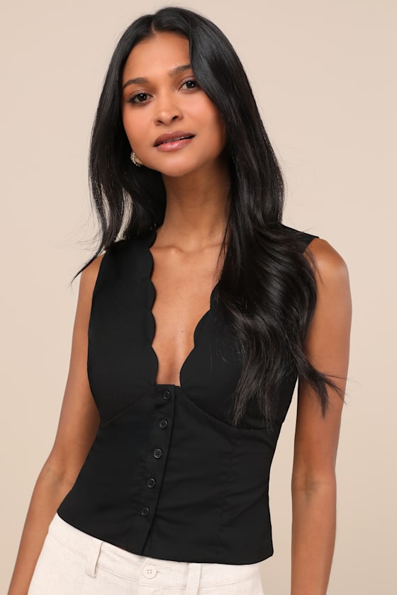 Image of Seasonally Lovely Black Scalloped Button-Front Top